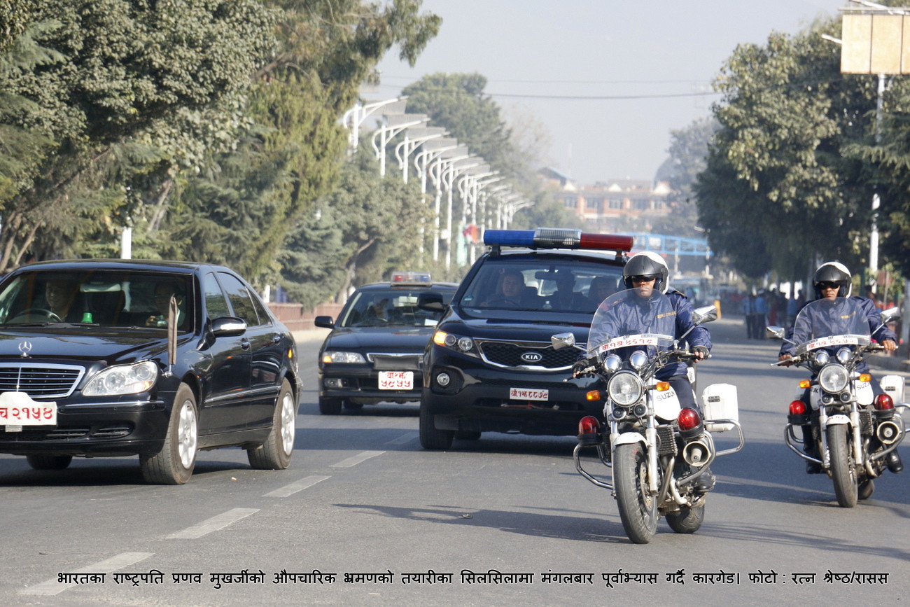 ​मुखर्जीका लागि भारतीय सेनाको विमानले ल्यायो तीन वटा बुलेटप्रुफ कार, आजै गरियो रिहर्सल