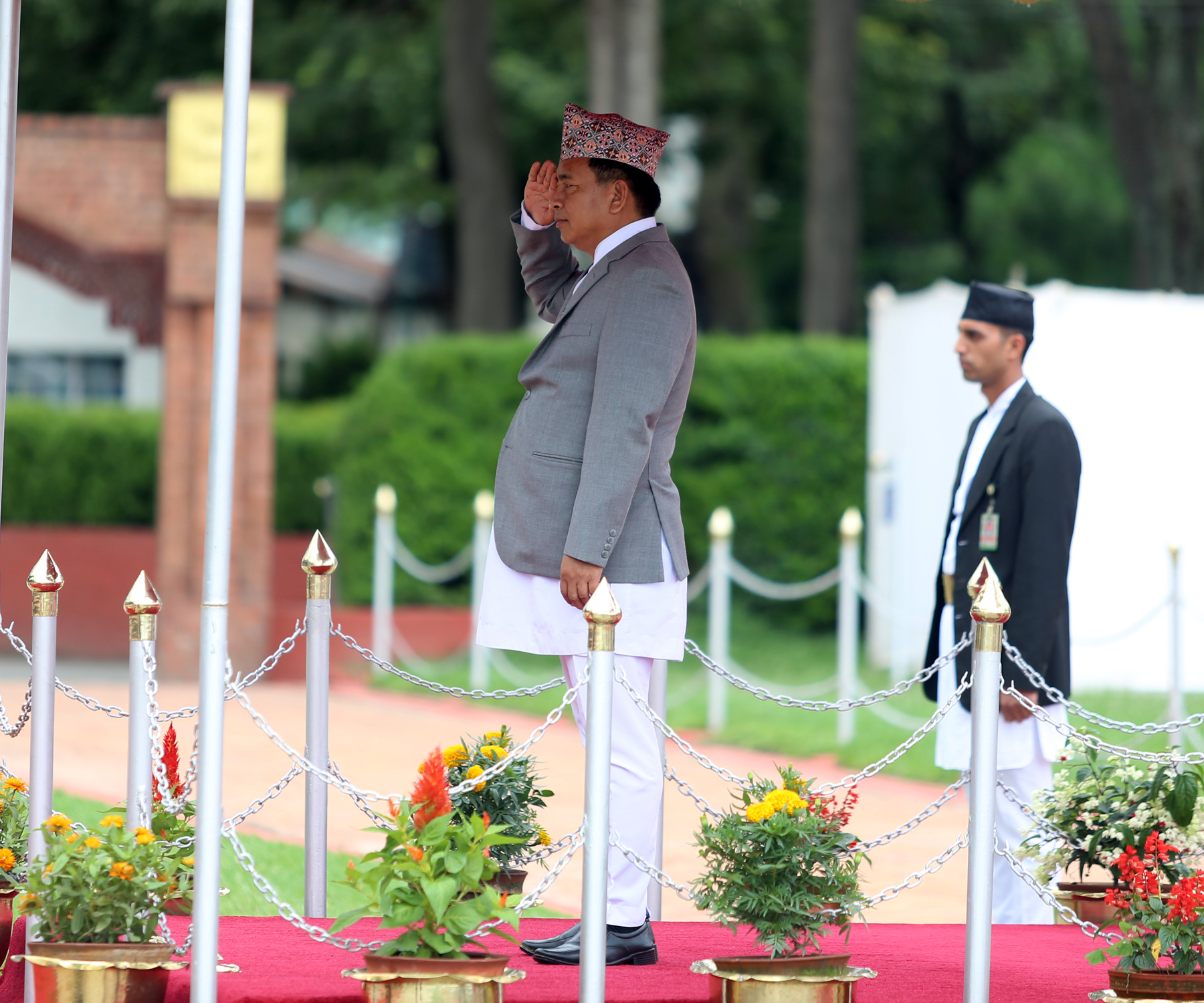 उपराष्ट्रपति पुन चीन प्रस्थान, प्रधानमन्त्रीले गरे विदाई