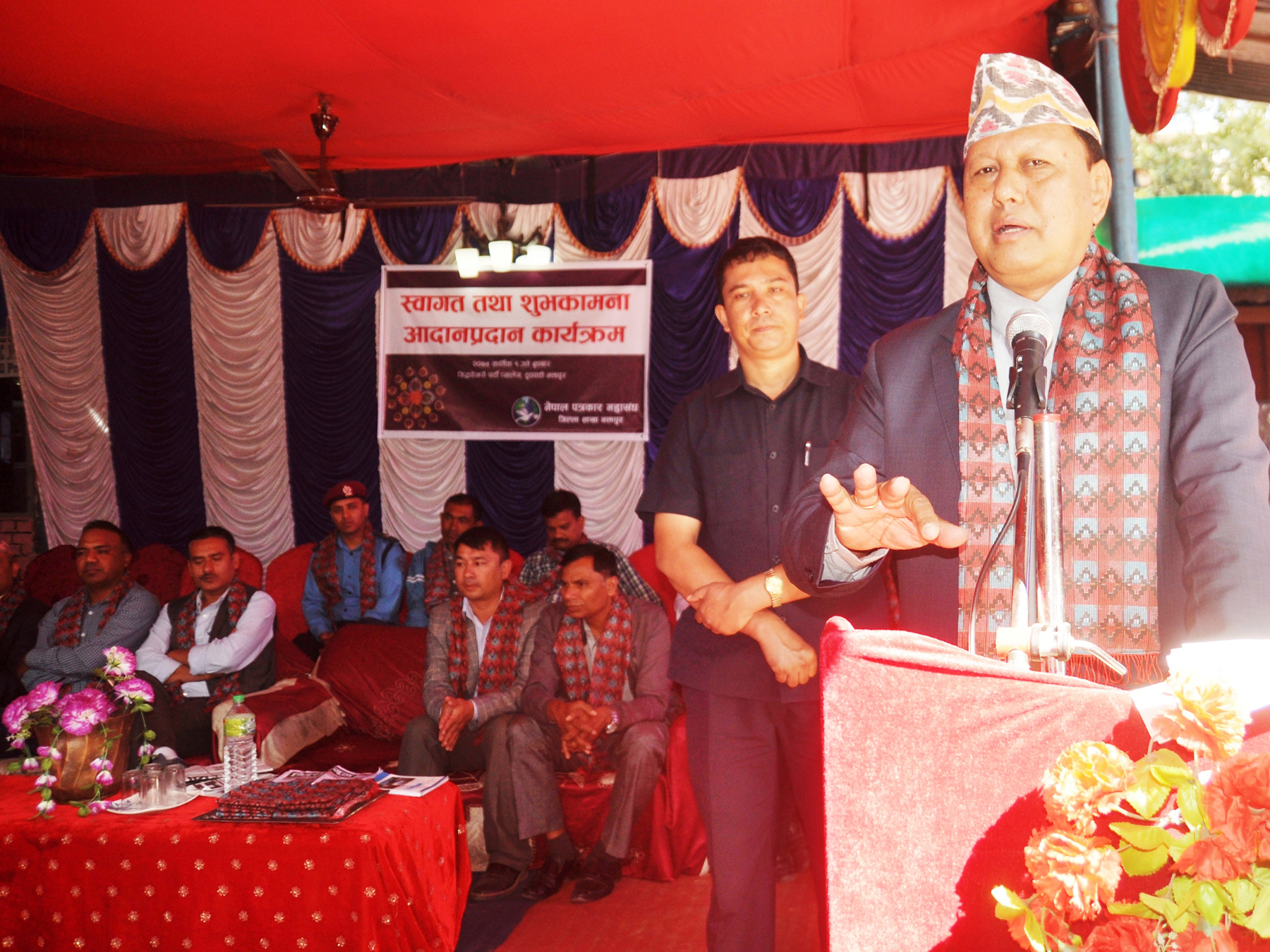 सञ्चारमन्त्रीको आग्रहः आरोप प्रत्यारोप त्यागौँ, सबै मिलेर निर्वाचन सफल पारौँ
