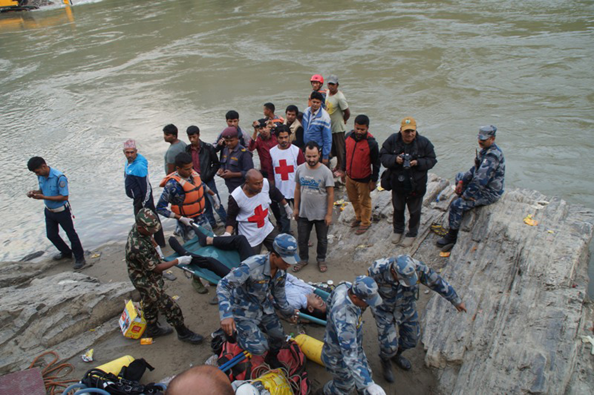बस दुर्घटनाको शोकमा आइतबार सप्तरीका सबै स्थानीय तह बन्द हुने