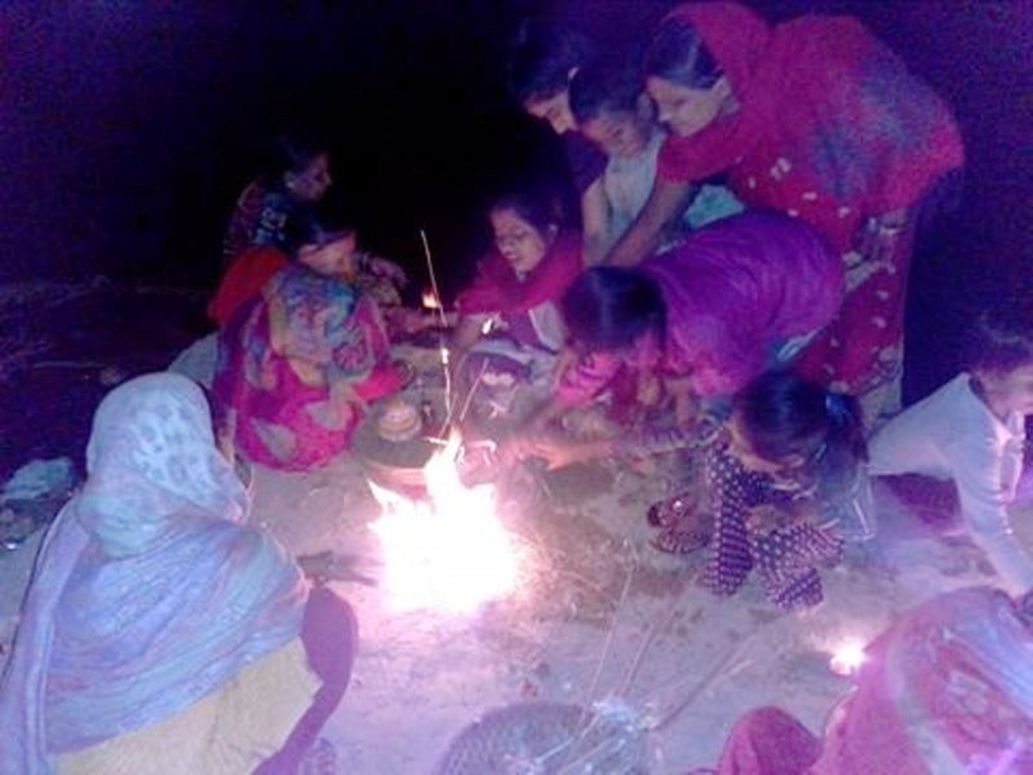 मिथिलाञ्चलमा दाजुभाइ तथा दिदीबहिनीको प्रेमको प्रतीक सामाचकेवा पर्व सम्पन्न
