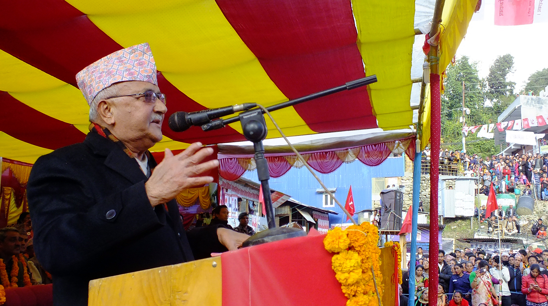 केपी ओलीले भने -पद र पैसाबाहेक केही नदेख्नेको नेतृत्वले देशलाई गरिब बनाए
