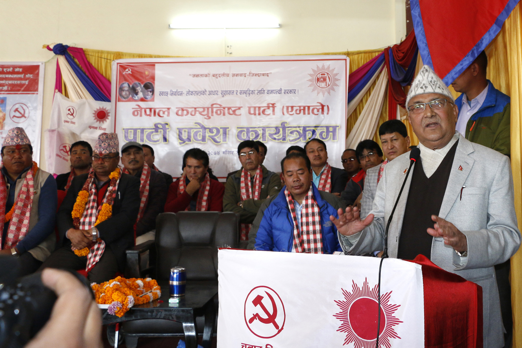 कांग्रेसका कारण ४० लाख युवा मरभूमिका भेडाबाख्रा चराउँदै : ओली 