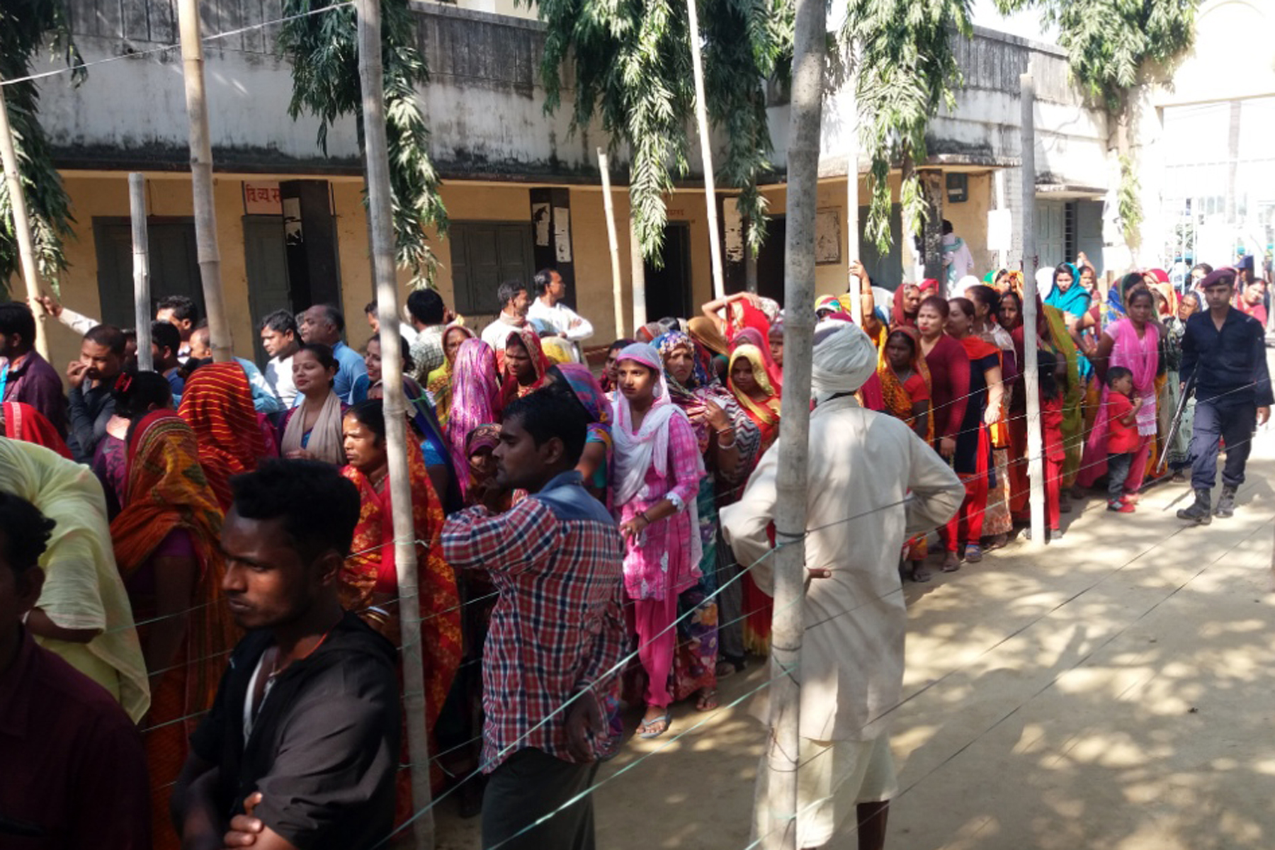 अपराह्न ३ बजेसम्म ५७ प्रतिशत मतदान