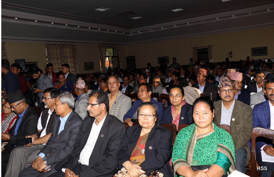 बालुवाटारमा बस्यो नेकपाको पहिलो केन्द्रीय समिति बैठक, सदस्यले बुझाए नागरिकताको फोटोकपी