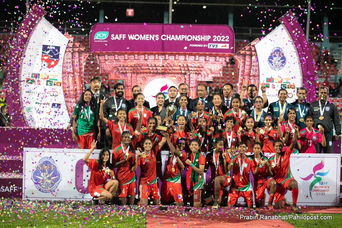 बंगलादेश पहिलोपटक बन्यो साफ महिला फुटबलको च्याम्पियनः नेपाल ३-१ गोल अन्तरले पराजित