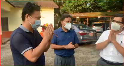 २० दिनमा संक्रमणमुक्त हुँदै काममा फर्किए भरतपुर अस्पतालका मेसु डाक्टर तिवारी