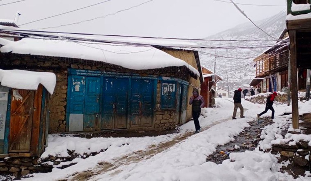 हुम्लामा हिमपातका कारण हवाइ सेवा बन्द