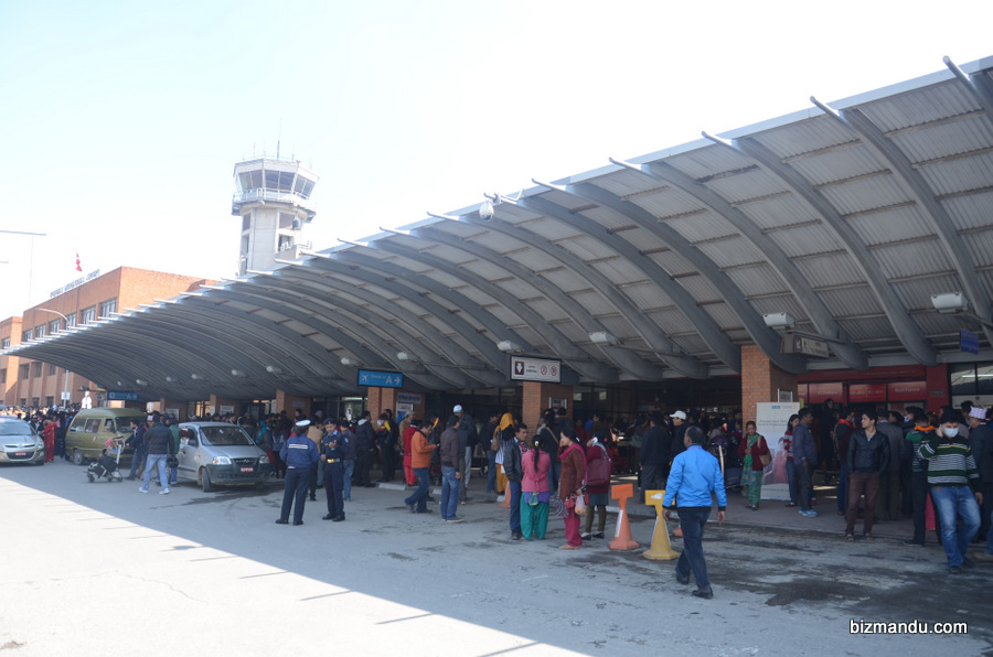एक रसियन र एक नेपाली ड्रगसहित दुवई जाँदैगर्दा पक्राउ