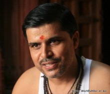 मोदीलाई नेपालसित नजिक्याउने भारतीय मन्दिरका 'हाइप्रोफाइल' नेपाली पुजारी