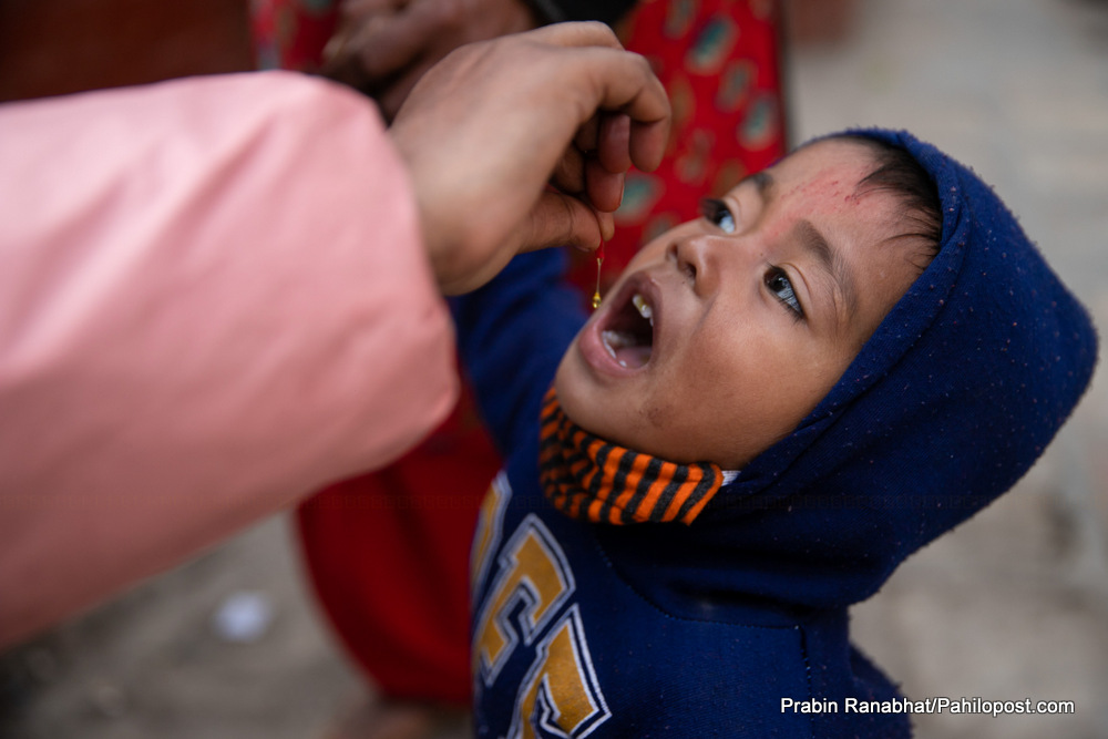  कात्तिक ७ र ८ गते बालबालिकालाई भिटामिन ए र जुकाको औषधि खुवाइँदै