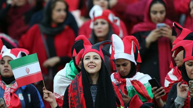 ३५ वर्षपछि फुटबल फाइनल हेर्न रंगशाला पुगे सयौं इरानी महिला