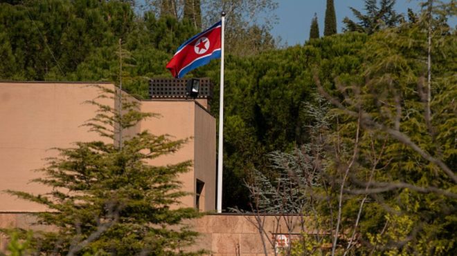 उत्तर कोरियाली दूतावासमा छापा मारेको आरोपमा अमेरिकी पूर्व नेभी सदस्य पक्राउ 