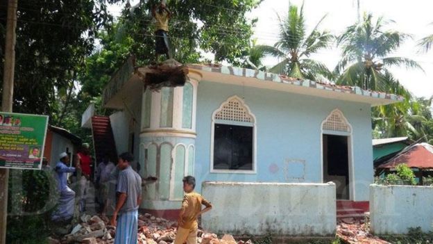 श्रीलंकामा सिंहालीसँग मिल्न मुस्लमानले नै तोडे मस्जिद