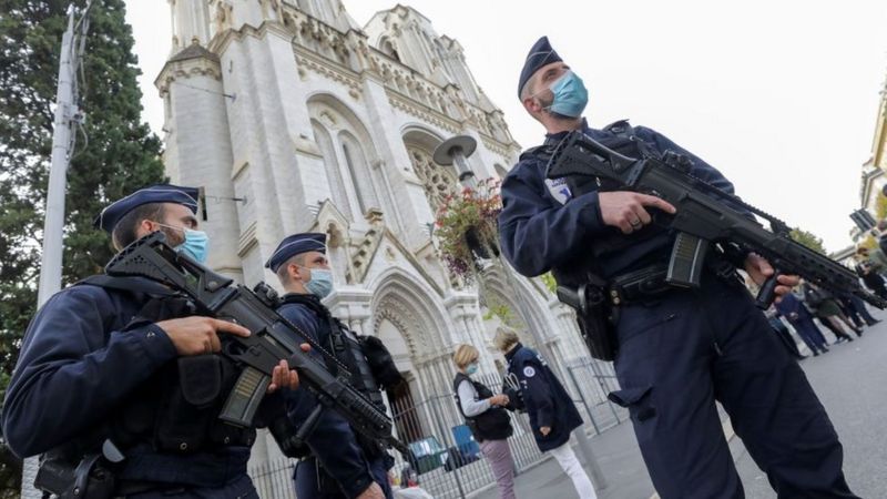 फ्रान्समा भएको चक्कु प्रहारबारे राष्ट्रपतिले भने ‘इस्लामी आतंकवाद’