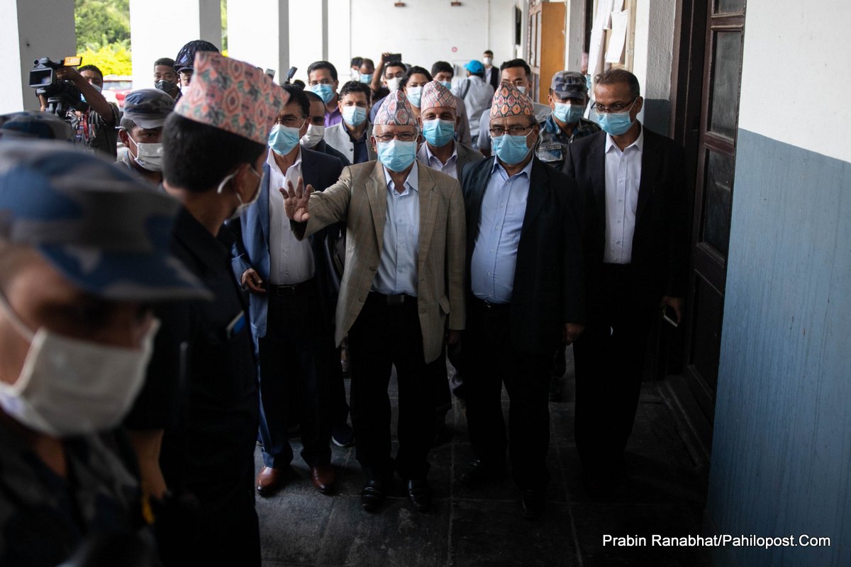 एमाले समाजवादीका अध्यक्ष माधव नेपाल : झलनाथ खनाल वरिष्ठ नेता, कलम चिह्नको पार्टीसँग एकता हुन सक्ने