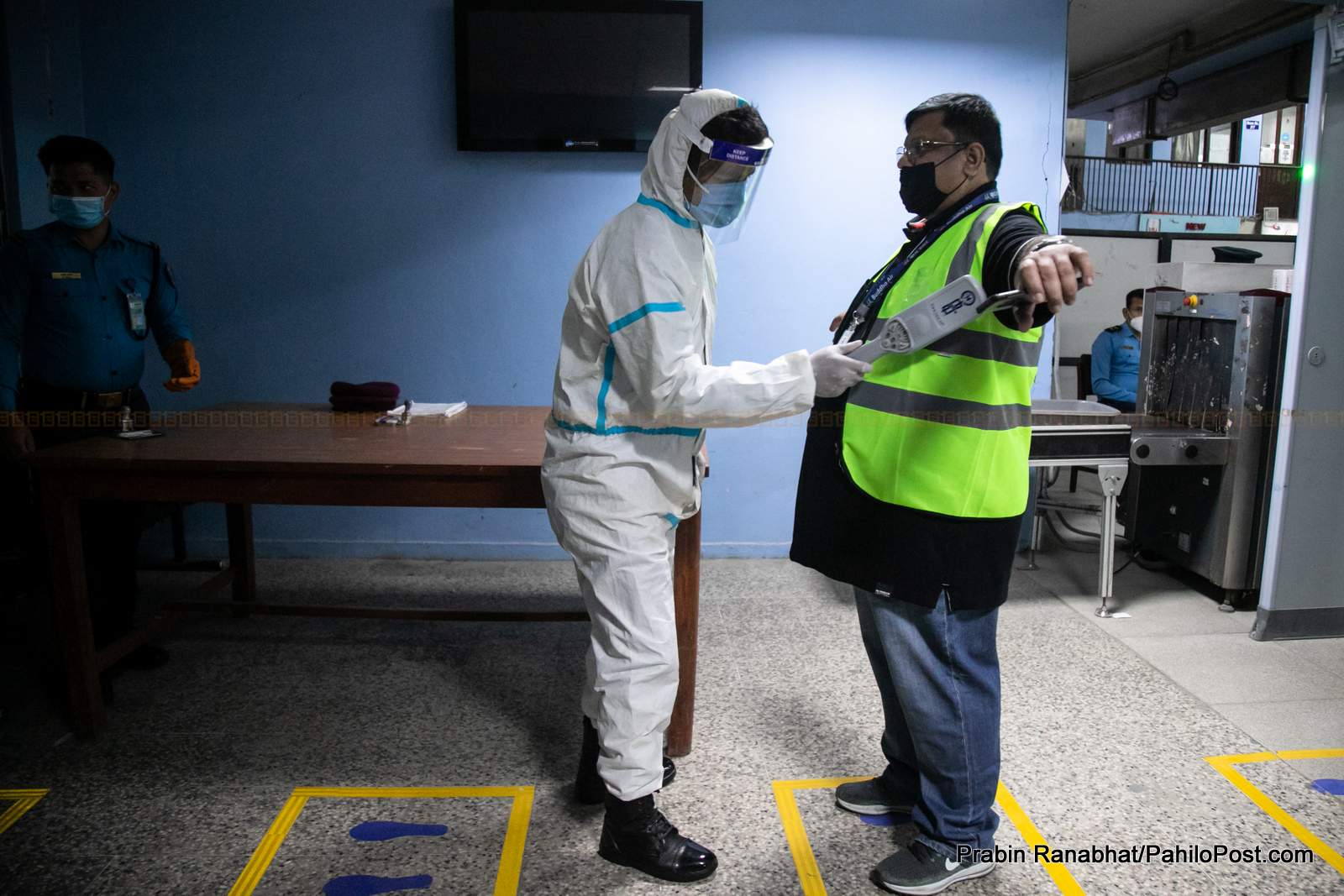 विमानस्थलमा एकाएक किन बढ्यो भिड, यात्रुलाई उडानभन्दा डेढ घन्टा अगाडि नै बोलाइयो