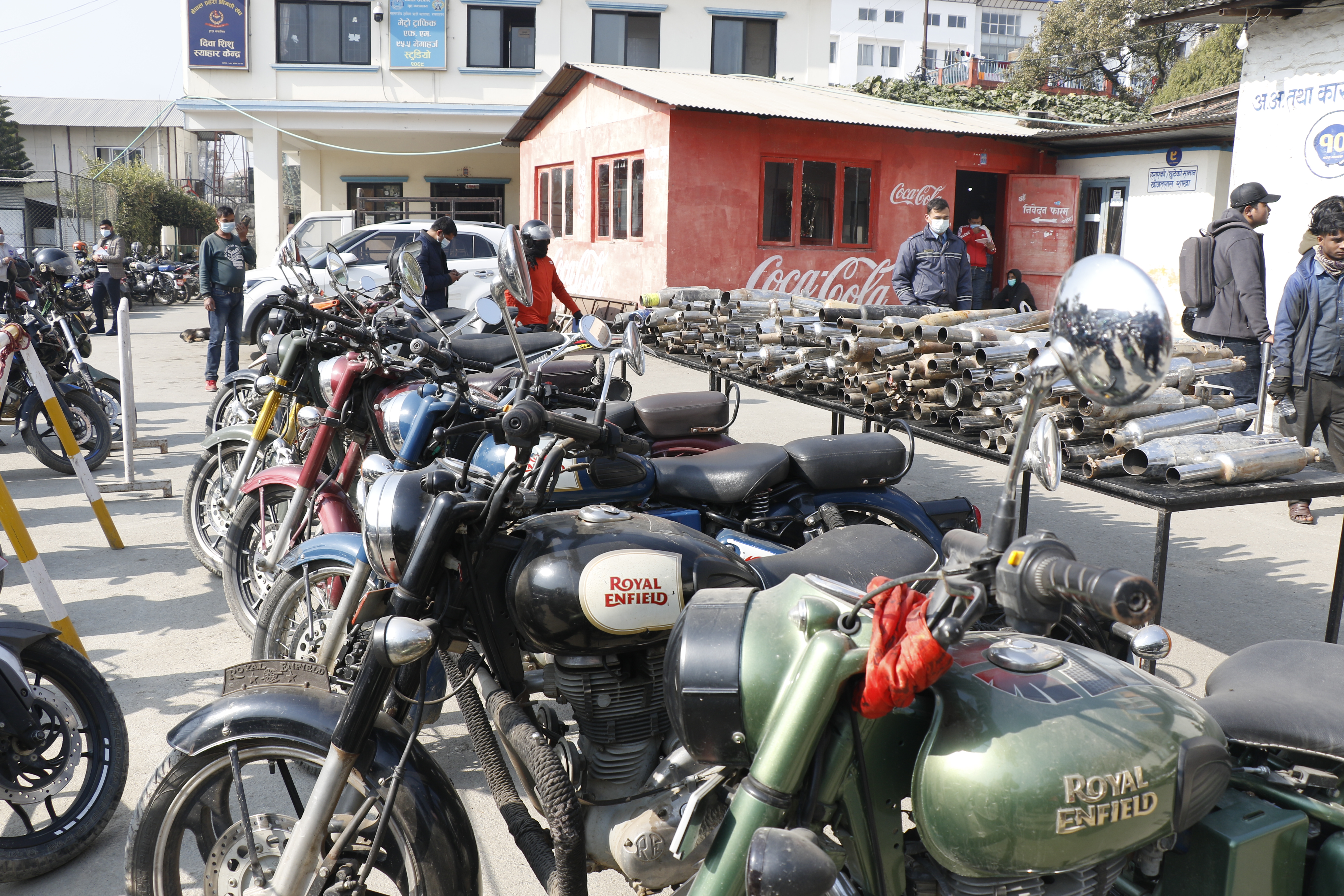 साइलेन्सर मोर्डिफाई गरेर चलाउने मोटरसाइकल चालक प्रहरीको निगरानीमा, चर्को आवाज निकाल्ने ३४२ मोटरसाइकल नियन्त्रणमा