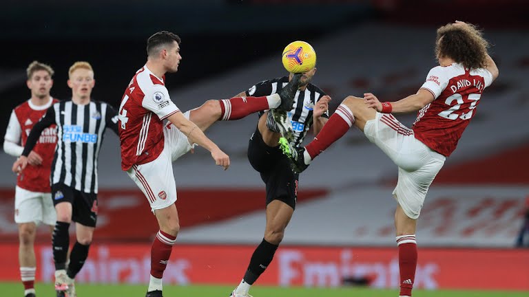 आर्सनलको जितमा औबमेयाङको दोहोरो गोल