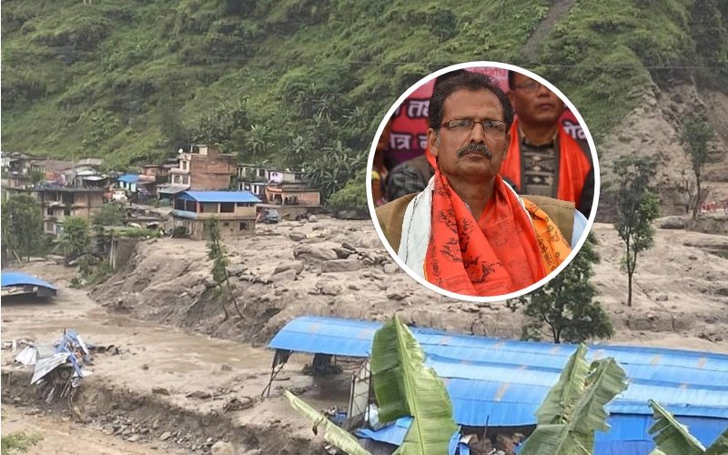 सभामुख सापकोटा बाढी पहिरो पीडित भेट्न हेलिकप्टरबाट पुग्दै