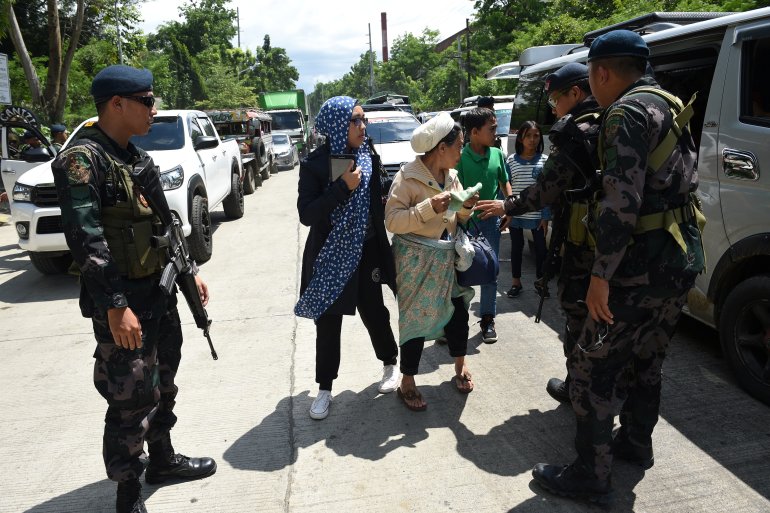 फिलिपिन्समा सैनिक कानुनले मानवअधिकार हननका घटना बढाएको आरोप