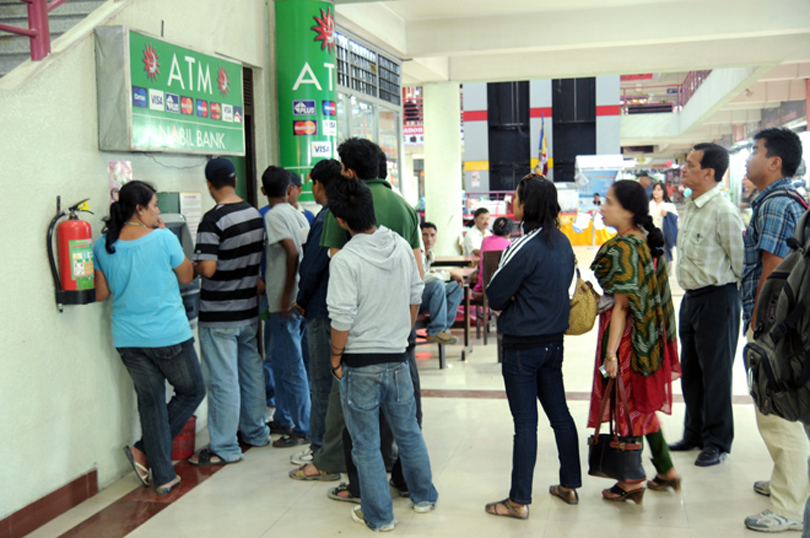 अबदेखि जुनसुकै एटीएमबाट पैसा निकाल्दा पनि शुल्क नलाग्ने