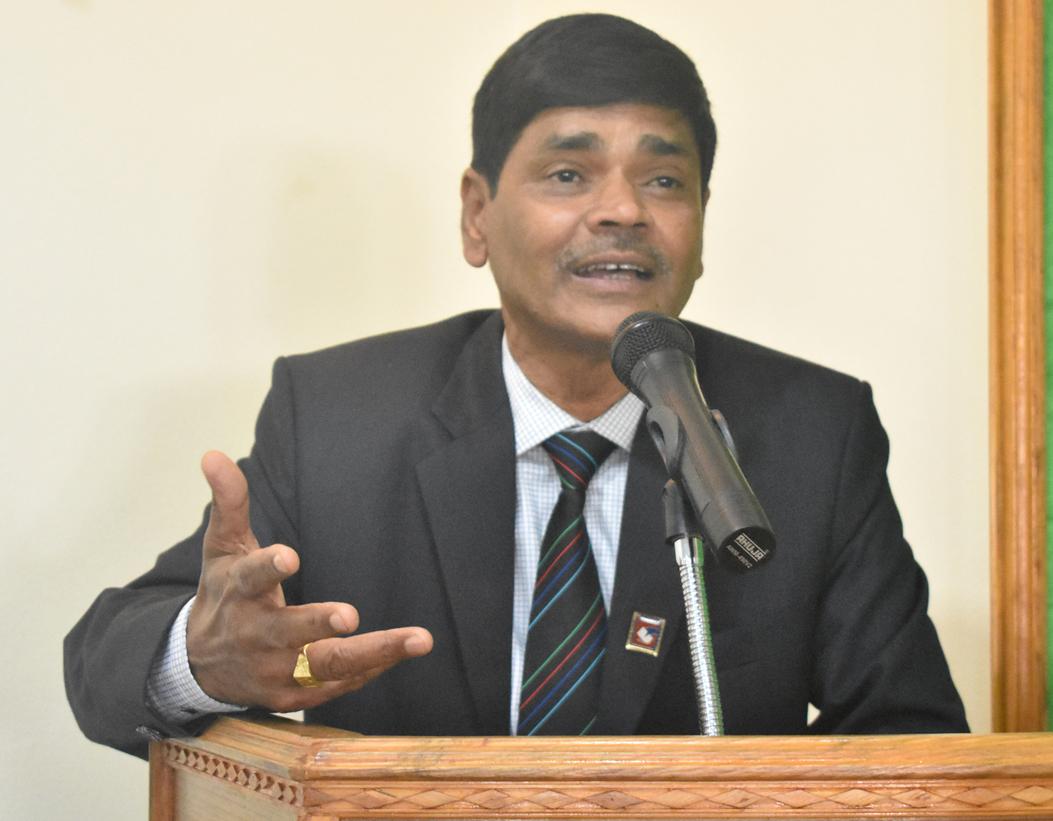 निर्वाचन आयोगले भन्यो–नेताहरुको सुरक्षामा विशेष ध्यान दिनु