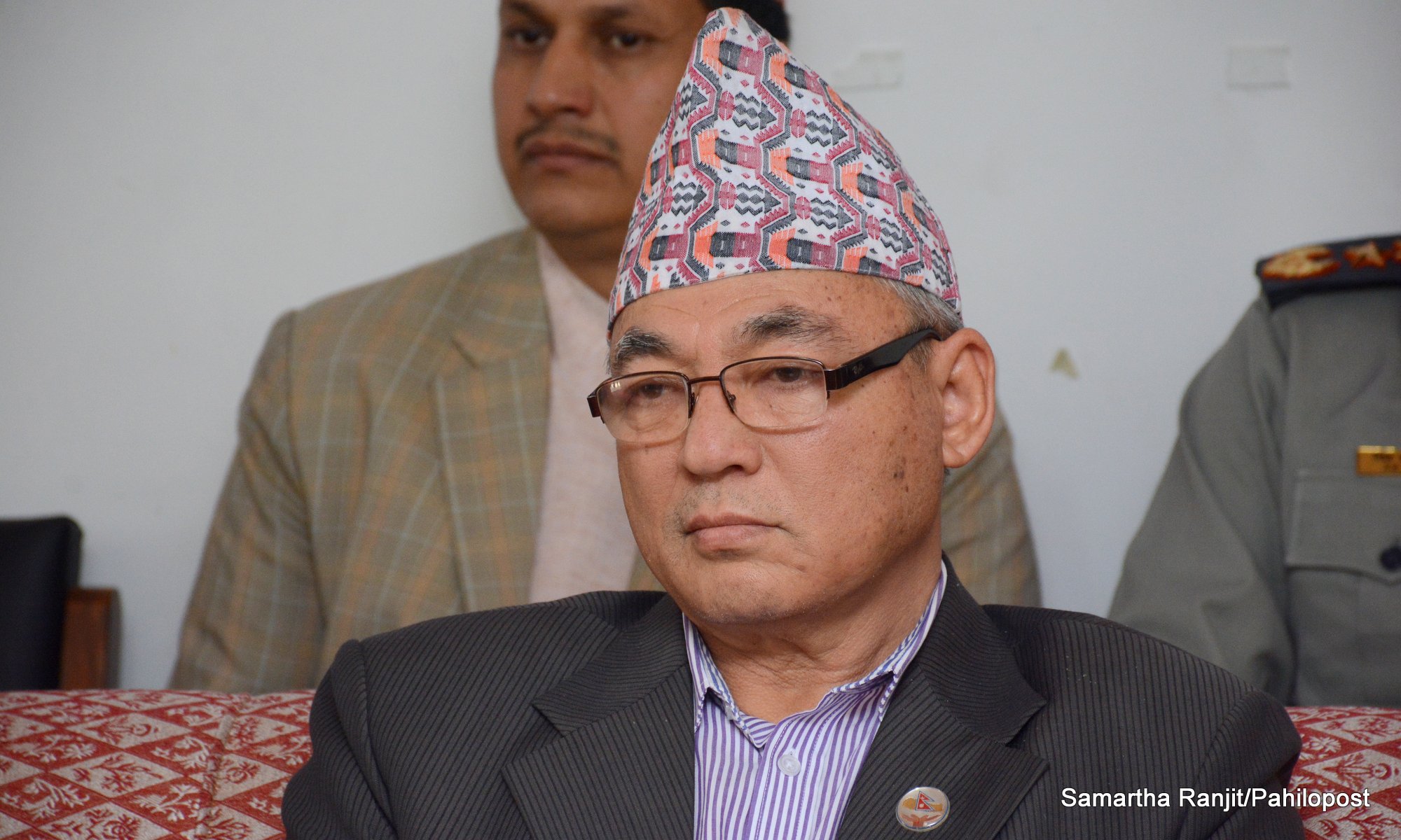 फेरि प्रचण्डसँगको दोस्ती तोड्दै ओलीतिर बादलको लम्कियो गति...