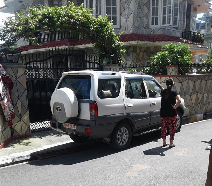 पोखरामा सरकारी गाडी तोडफोड, पक्राउ परेका नेता रिहाइको माग
