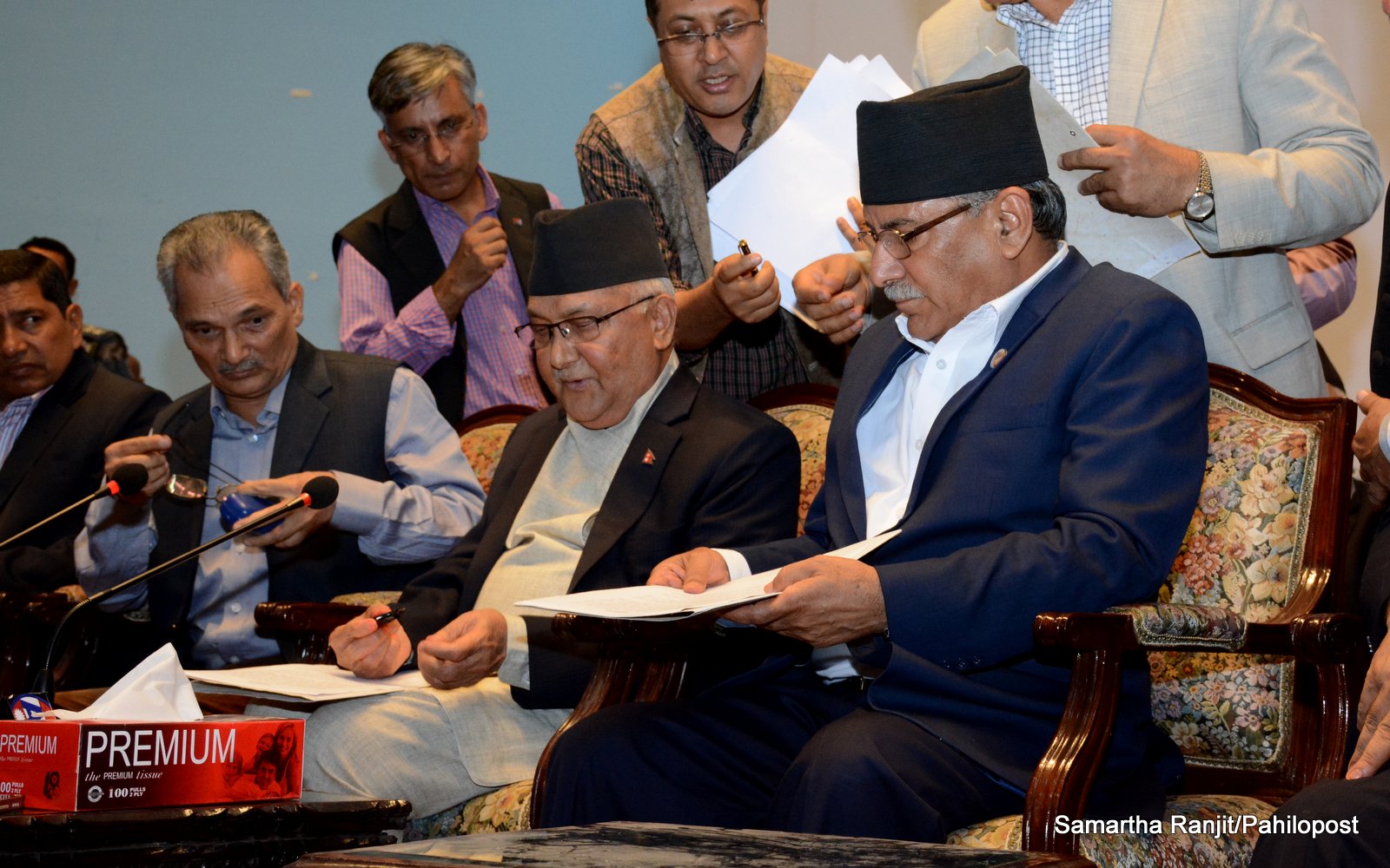 वाम गठबन्धनका शीर्ष नेताको बैठकः  सिट बाँडफाँट र घोषणापत्रलाई अन्तिमरुप दिइने