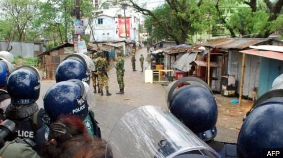 बङ्गलादेशमा आतङ्ककारी हमला : छ जनाको मृत्यु, झडप जारी