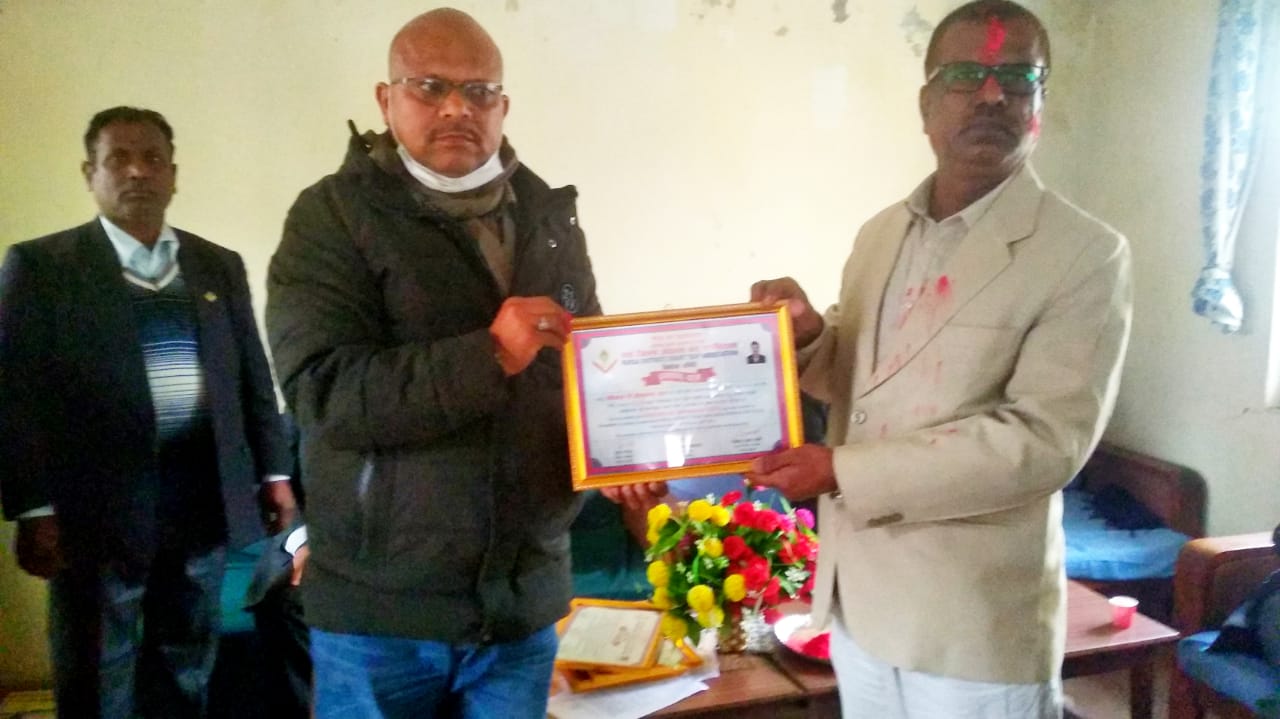 पर्सा बारका नवनिर्वाचित पदाधिकारीहरुको शपथ ग्रहण, अदालतभित्रको विकृति हटाउन वरिष्ठ अधिवक्ताहरुको सुझाव