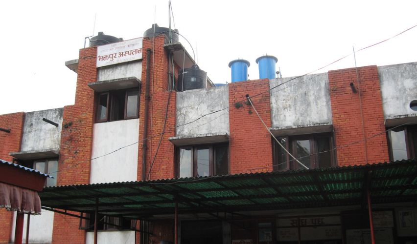 सय वर्ष पुरानो भक्तपुर अस्पतालः भगवान् भरोसामा उपचार