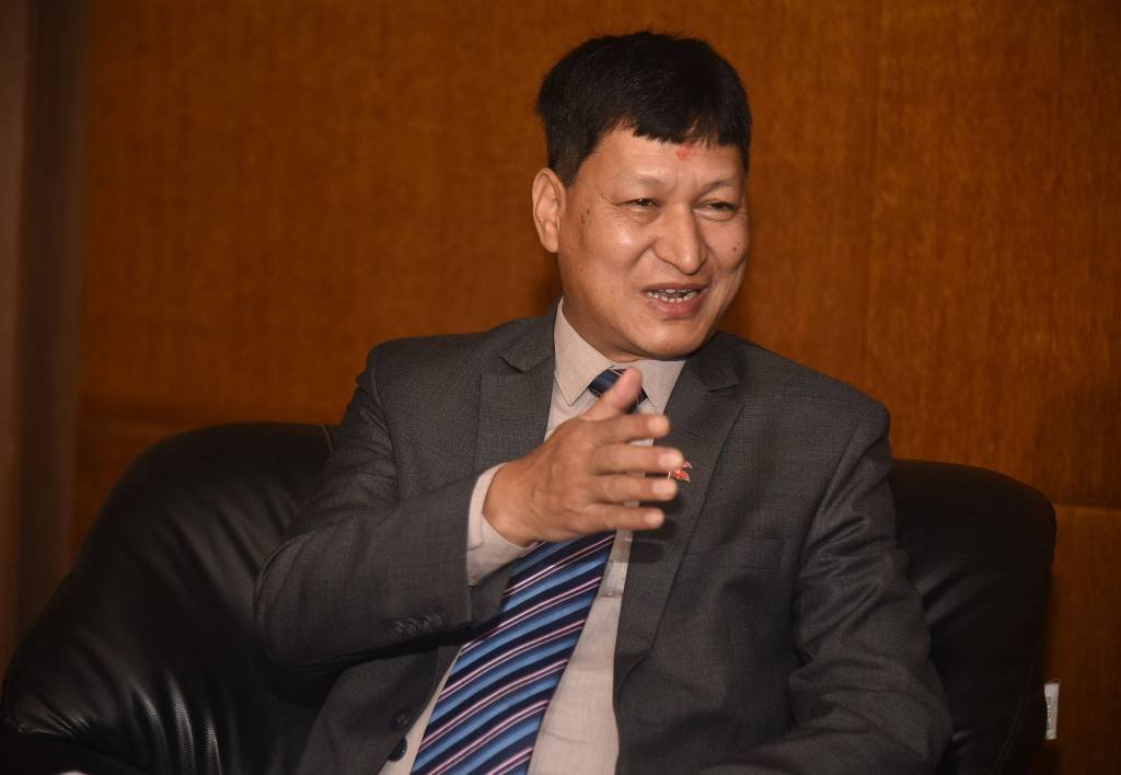 संक्रमण देखिएपछि प्रमुख शाक्यले भने, ‘कोरोनाजस्तो अदृश्य शत्रुसँग एक्लाएक्लै जित्न सकिन्न’