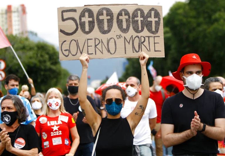 ब्राजिलमा कोरोनाका कारण ५ लाखभन्दा बढीको मृत्यु, बोलसोनारो सरकार 'नरसंहार' मा उत्रेको भन्दै विरोध प्रदर्शन