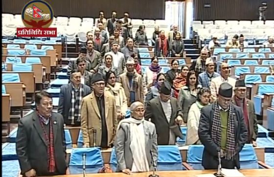 कुमार पौडेलको हत्याको छानबीन समितिको माग गर्दै प्रतिपक्षीले रोष्ट्रम घेरेपछि संसद अबरुद्ध