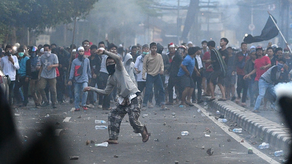 इन्डोनेसियाको राष्ट्रपतिमा विडोडो पुनः निर्वाचित भएपछि विरोध प्रदर्शन, प्रहरीसँग मुठभेड हुँदा ६ जनाको मृत्यु 