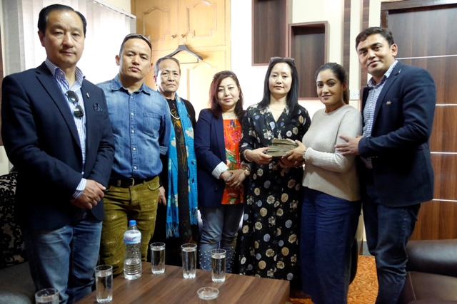 क्रिकेट रंगशाला निर्माणका लागि धुर्मुस सुन्तली फाउण्डेसनलाई साढे ६ लाख सहयोग