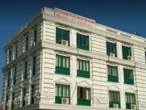 सरकाले खोस्यो अवैतनिक महावाणिज्यदूतको सुविधा, निलो नम्बर प्लेट र झण्डा प्रयोग गर्न नपाइने