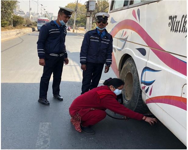 २० वर्ष पुगेका सवारी साधनलाई यान्त्रिक परीक्षण गरेर चल्न दिनुपर्ने माग