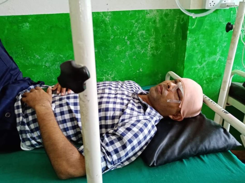 खोलामा बगेर आएको काठ लैजान खोज्दा प्रहरी र स्थानीयबीच झडप, इन्स्पेक्टरसहित ५ जना घाइते