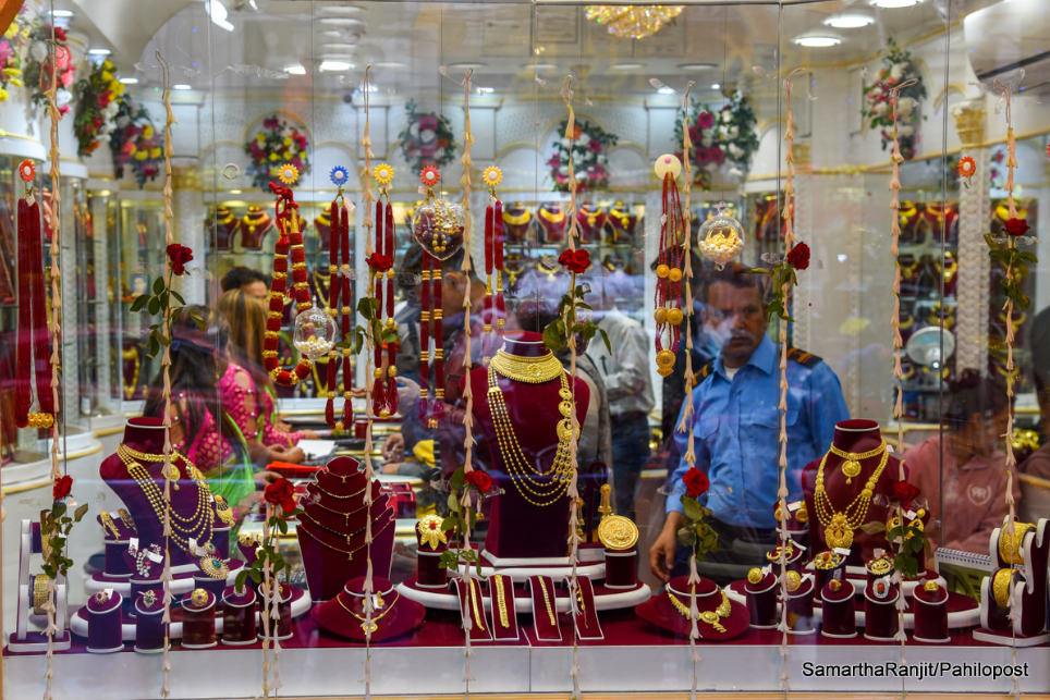 ६ महिनापछि तोलामा घट्यो १२ हजार ७ सय रुपैयाँ, भाऊ अझै लाग्ला ओरालो?