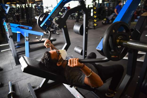 भारतमा घट्दो कोरोना संक्रमण, भोलिदेखि खुल्दै जिमदेखि स्टेडियम