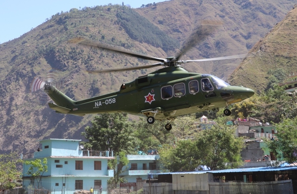 प्रधानसेनापति र सशस्त्रका आईजीपी छाङरुमा, सडक र सीमा निरीक्षण