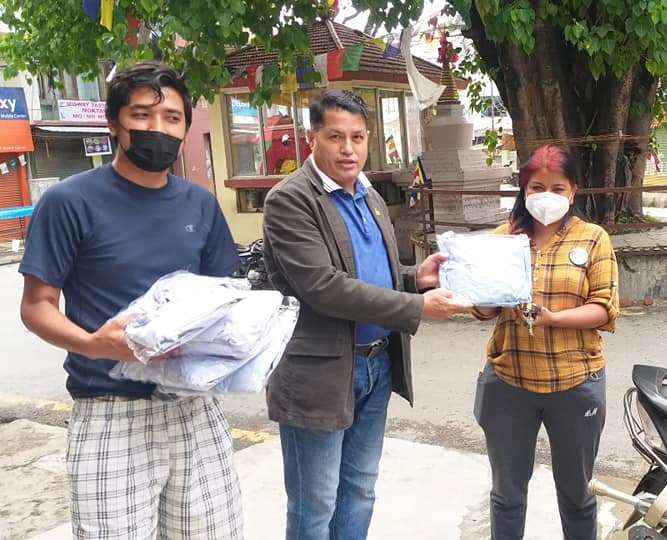 स्वयंसेवकलाई पीपीई सहयोग