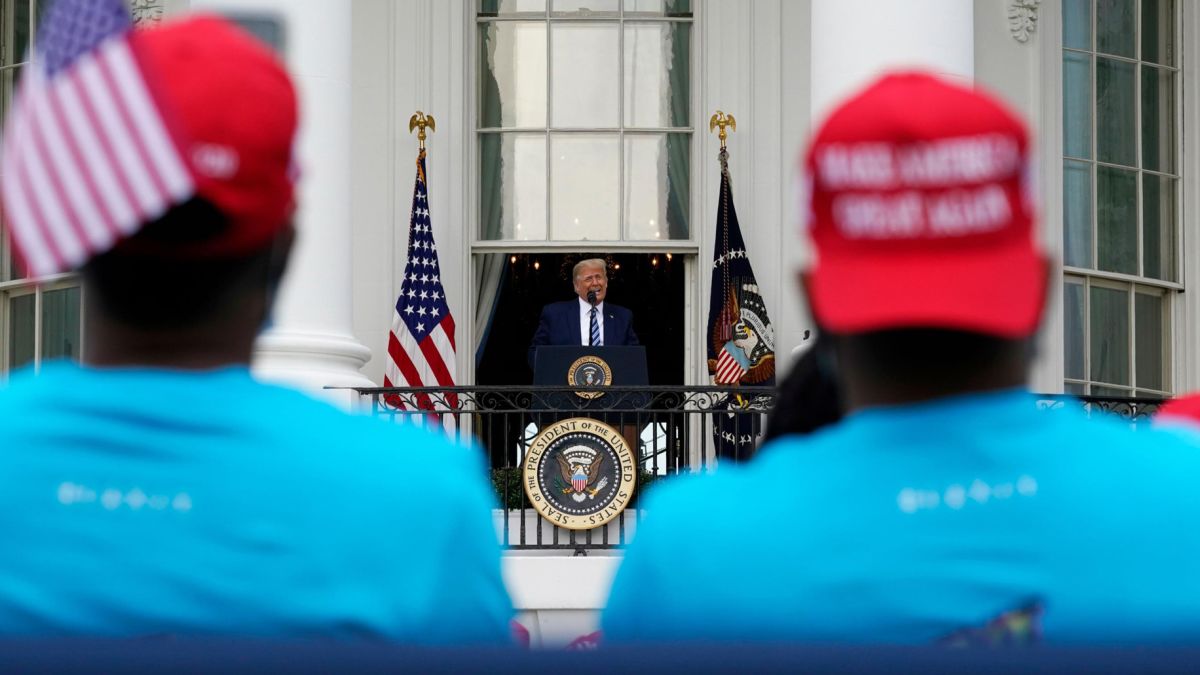 ट्रम्पले अरुलाई कोरोना भाइरस सार्ने सम्भावना छैन : ह्वाइट हाउसका फिजिसियन