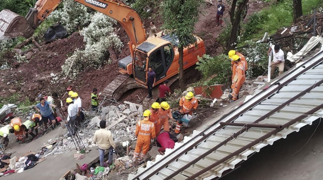 भारतको हिमाचलमा चार तल्ले भवन भत्किँदा १४ जनाको मृत्यु 