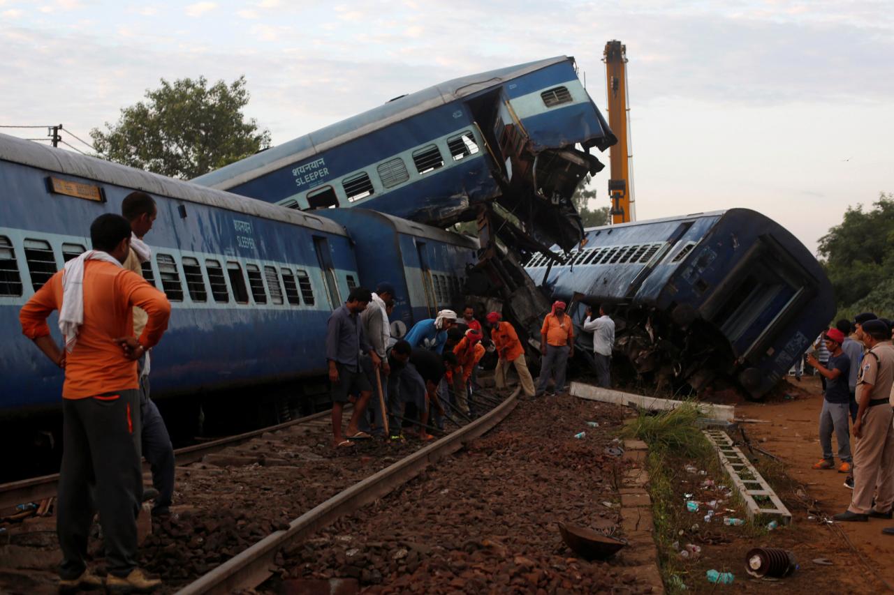 भारतीय रेल सेवाका चार उच्च अधिकारी निलम्बित, दुर्घटनामा जिम्मेवार रहेको आरोप
