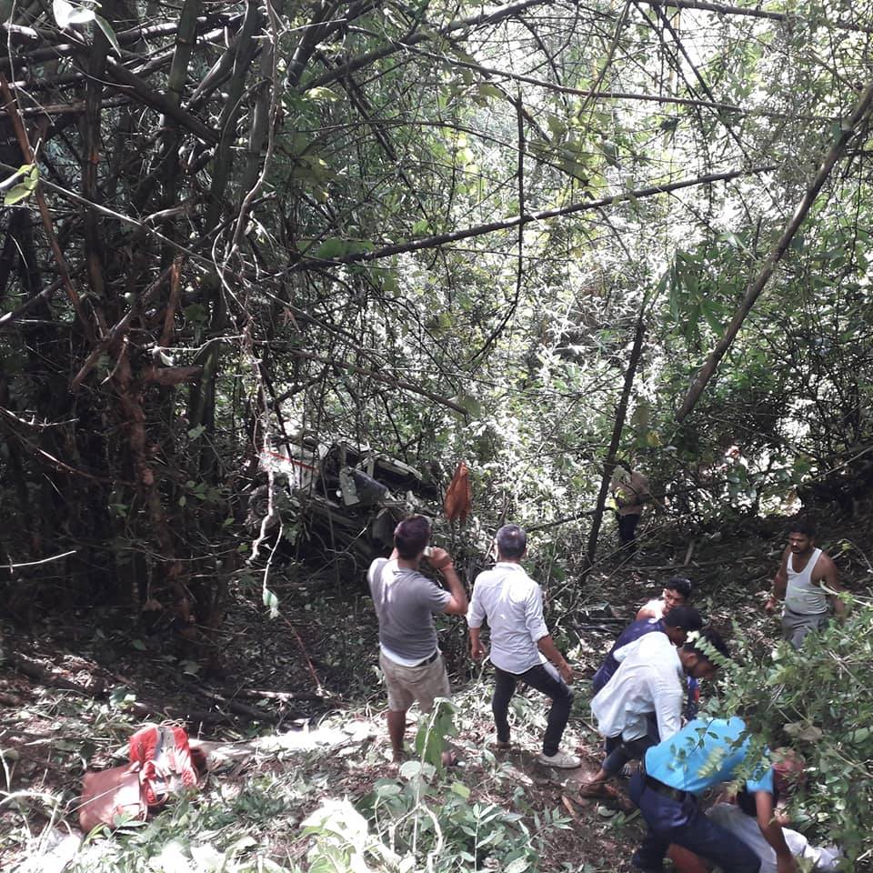 गल्याङमा जिप दुर्घटना हुँदा एक बालकको मृत्यु, ३० जना सिकिस्त
