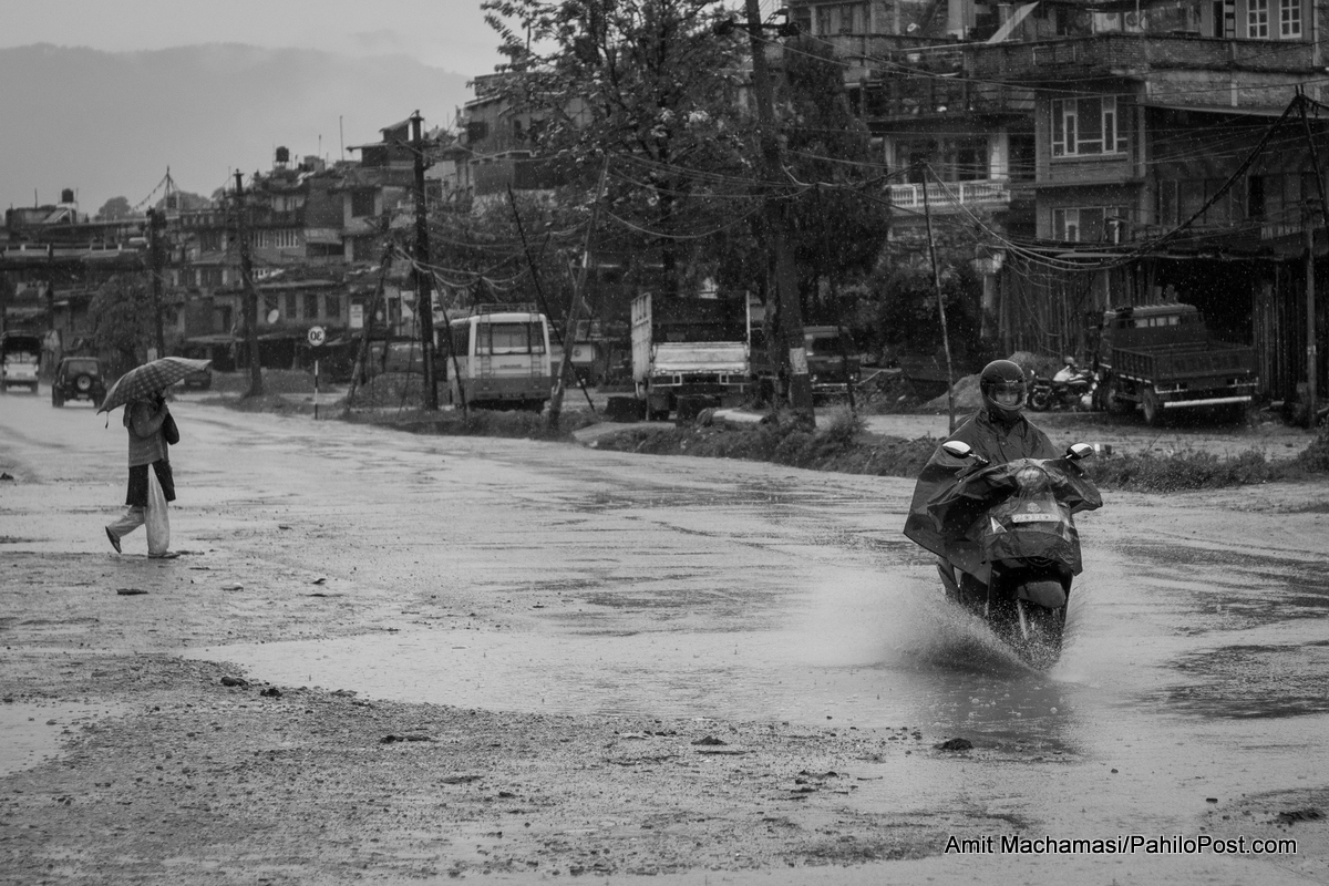 अझै केही दिन रोकिने छैन साउने झरी, कुन कुन ठाउँमा हुँदैछ भारी वर्षा?